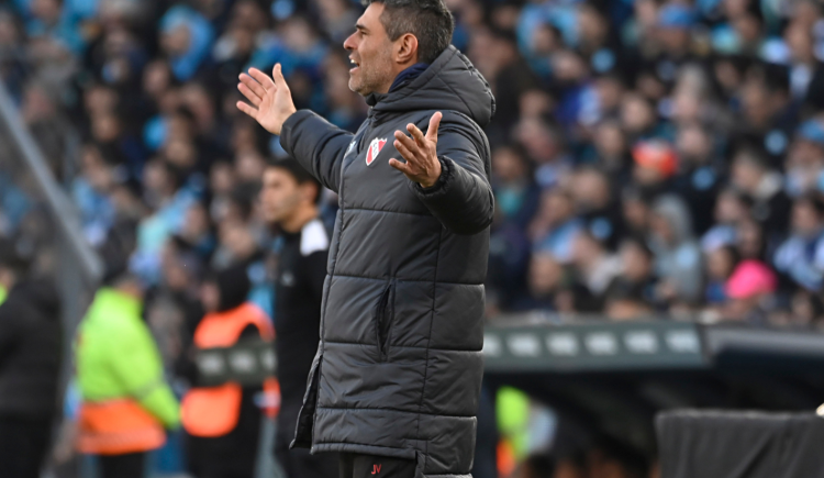 Imagen de Julio Vaccari sacó pecho tras empatar el clásico de Avellaneda con dos menos