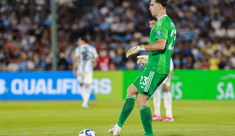 Imagen de Cuántas vallas invictas acumula Emiliano Martínez en la Selección Argentina
