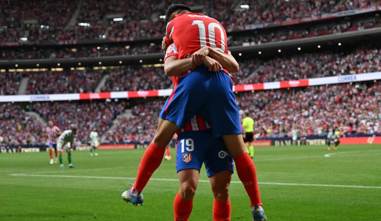 Imagen de Atlético de Madrid goleó de la mano de Julián Álvarez y Ángel Correa tuvo su despedida soñada