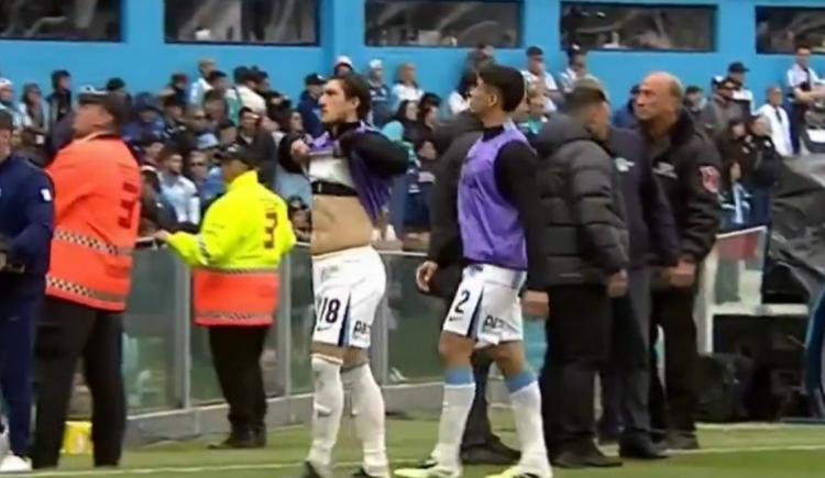 Imagen de Escándalo en Racing: un futbolista le mostró la panza a la hinchada al término del clásico