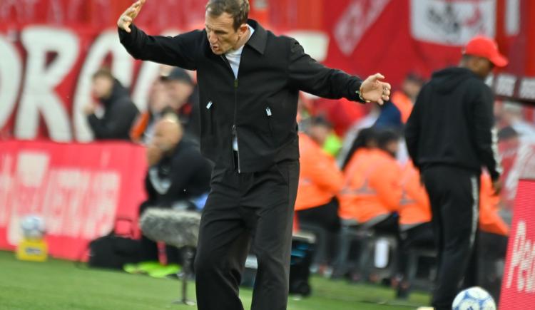 Imagen de Rodolfo Arruabarrena ingresó al selecto grupo de los técnicos centenarios en la historia de Boca Juniors