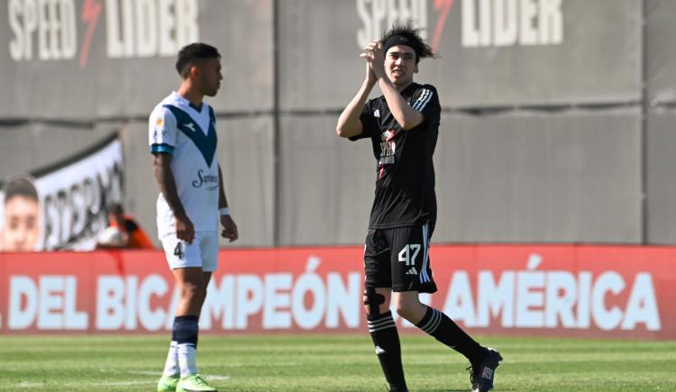 Imagen de Es para el fútbol que lo mira por stream: el debut de un influencer como profesional