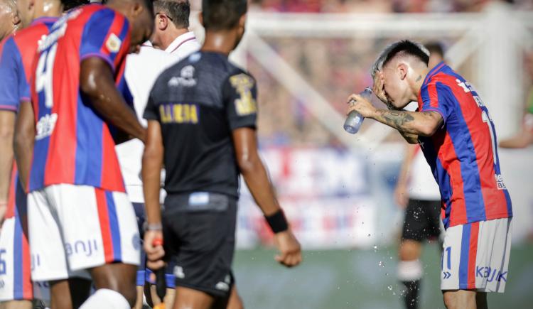 Imagen de Por la ola de calor se modificaron los horarios de 18 partidos: Racing - Boca, a las 22.15