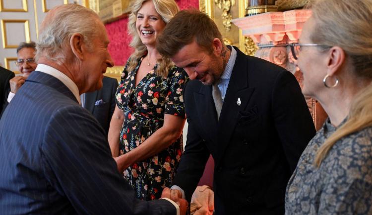 Imagen de El Caballero inglés: Sir David Beckham fue distinguido por el Rey Carlos III