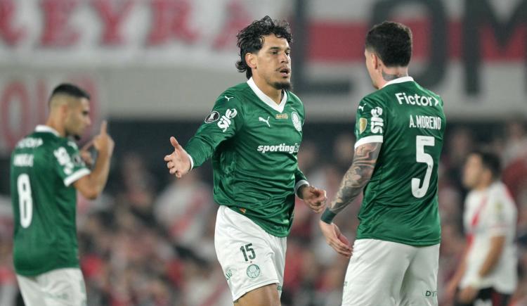 Imagen de Gustavo Gómez, la figura de Palmeiras ante River, y el recuerdo de su pase fallido a Boca