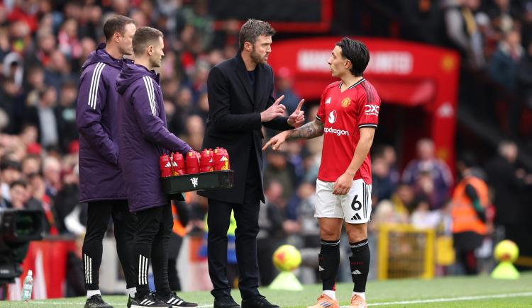 Imagen de La tajante respuesta del DT de Manchester United sobre el futuro de Lisandro Martínez