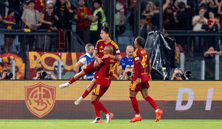 Imagen de Dybala brilló y Roma goleó a Fiorentina en el debut de Mastantuono en la Serie A