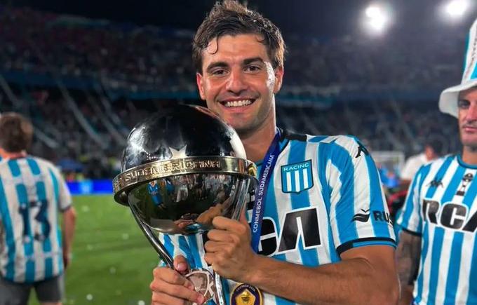 Imagen de Santiago Sosa: entre la salida de Maxi Salas y la eventual llegada de De Paul a Racing