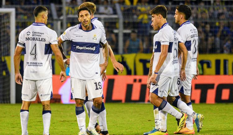 Imagen de Con técnico discutido y seis sin ganar: así llega Gimnasia al duelo ante River