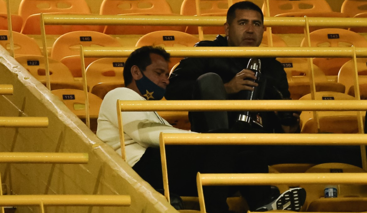 Imagen de UN BOCA CON EL SELLO DE RIQUELME