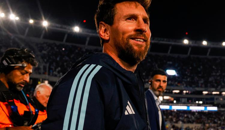 Imagen de El mundo, a sus pies: los mensajes del planeta fútbol a Lionel Messi