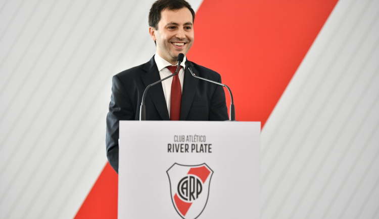 Imagen de Stéfano Di Carlo rompió el silencio en medio de la crisis deportiva de River: qué dijo del container, el mercado de pases y la AFA