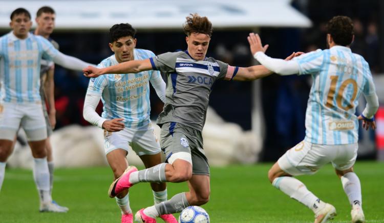 Imagen de Gimnasia se lo empató en el final a Atlético Tucumán en La Plata