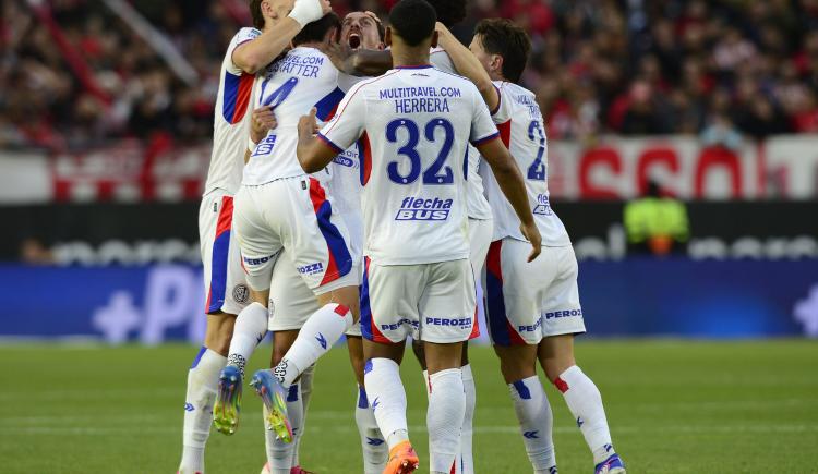 Imagen de Con el sello de Insua, San Lorenzo se lo ganó en la última a Estudiantes y sueña con los playoffs