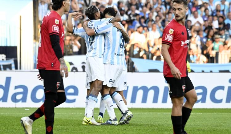 Imagen de Racing venció a Newell's con un hombre menos y lo sacó del Torneo Apertura