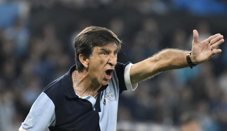 Imagen de Gustavo Costas le metió presión a Milito con un fuerte pedido público sobre la Libertadores