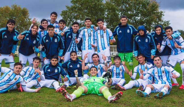 Imagen de ¡Campeones en el camino mundialista! La Sub 17 se quedó con la Vertex Cup tras golear a China
