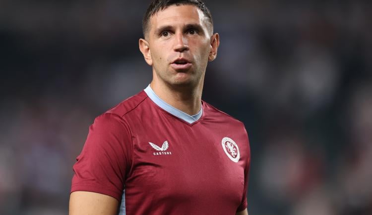 Imagen de Futuro resuelto: La noticia que recibió Dibu Martínez desde Aston Villa