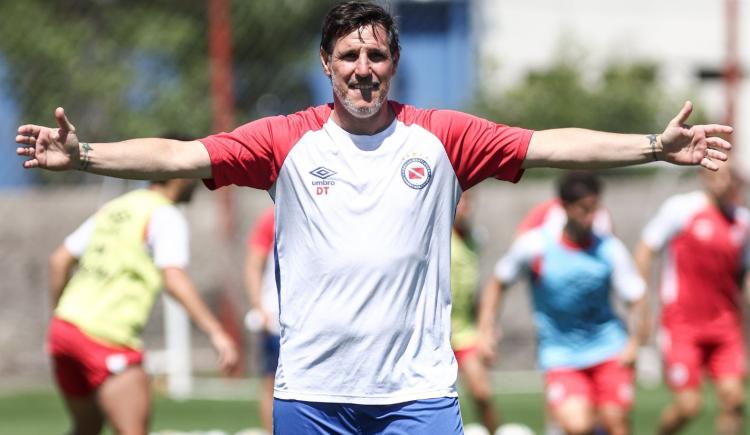 Imagen de Argentinos tiene arquero para la Copa Libertadores 2026