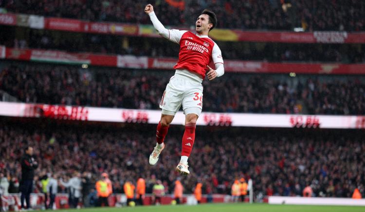 Imagen de Arsenal hizo los deberes ante Sunderland y se alejó en la cima de la Premier League