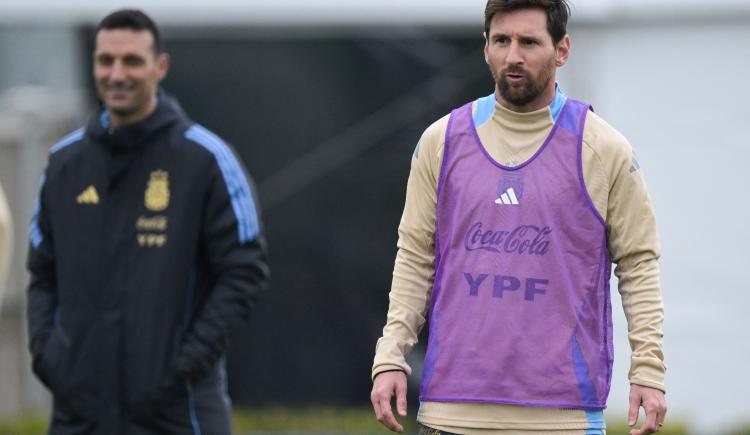 Imagen de Con Messi a la par y cuatro ausencias, Argentina trabajó con la cabeza puesta en Venezuela