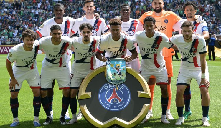 Imagen de Escándalo: PSG bajó del avión a una de sus figuras por no renovar el contrato