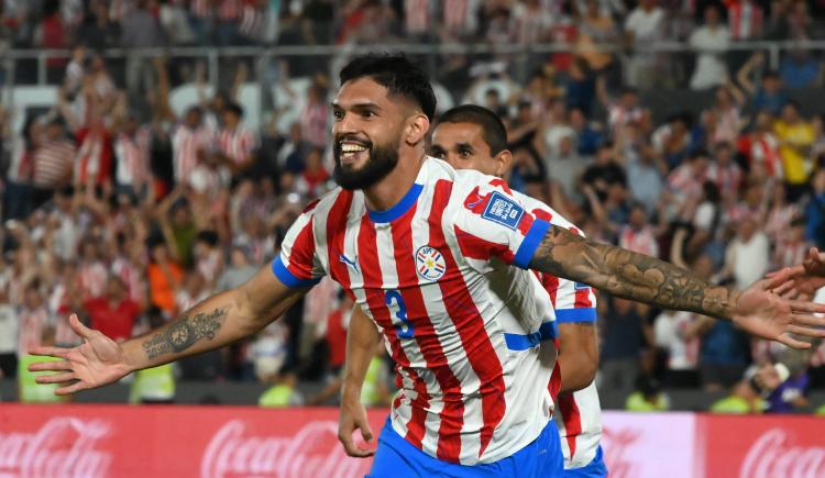 Imagen de De zafar de la expulsión a convertir el segundo tanto de Paraguay: así fue el gol de Alderete