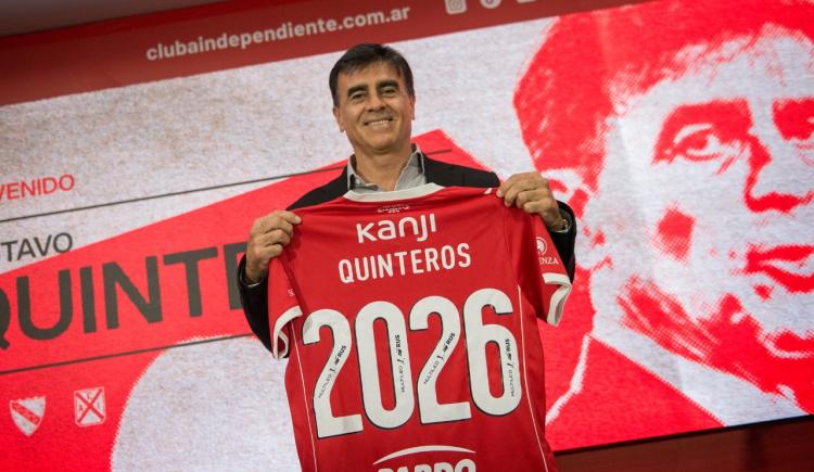 Imagen de Quinteros puso la firma: "Vamos a llevar a Independiente otra vez a lo más alto"