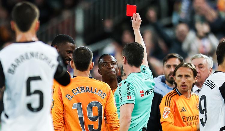 Imagen de Real Madrid se sobrepuso a la expulsión de Vinicius y abrió el año en la cima