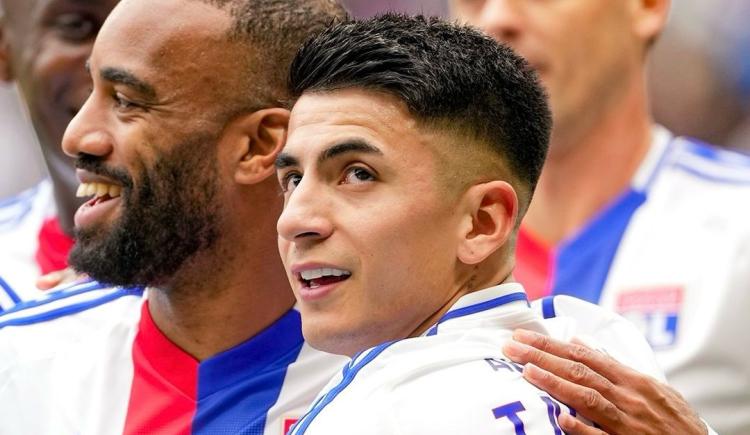 Imagen de El grito de un campeón del Mundo en Francia: el primer gol de Thiago Almada en Lyon