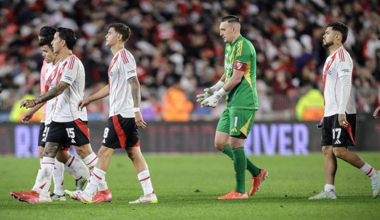 Imagen de Se confirmó la lesión de un titular en River, que se perderá el superclásico