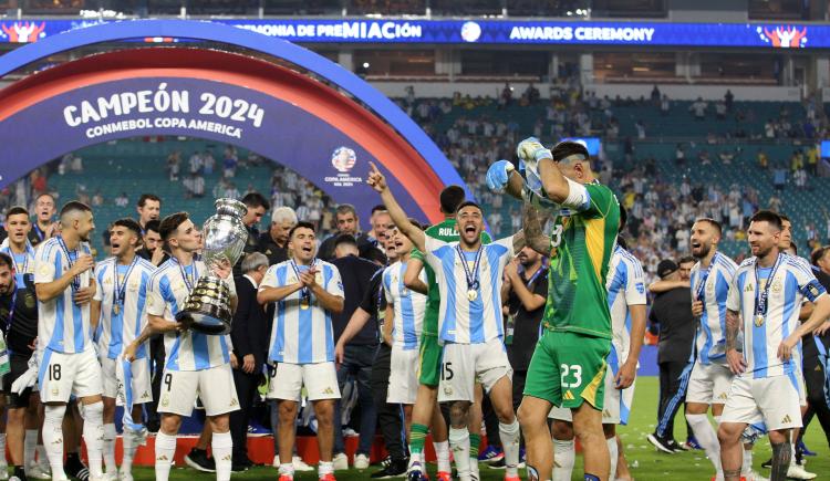 Imagen de Con cinco argentinos se conoció el once ideal de la Copa América