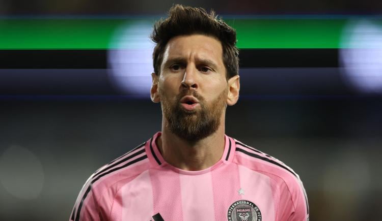 Imagen de Messi convirtió otro golazo de tiro libre pero a Inter Miami no le alcanzó