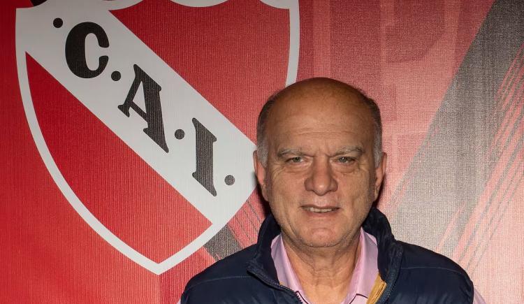 Imagen de Néstor Grindetti calentó la previa del clásico de Avellaneda