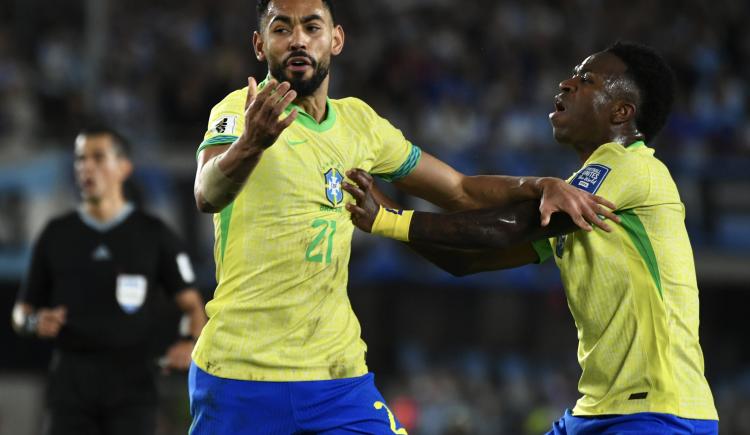 Imagen de Matheus Cunha aprovechó un error y descontó para Brasil