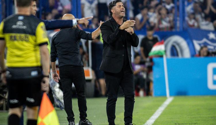Imagen de El técnico de Platense estalló contra Sebastián Domínguez: "En mi barrio las cosas se arreglan de otra forma"