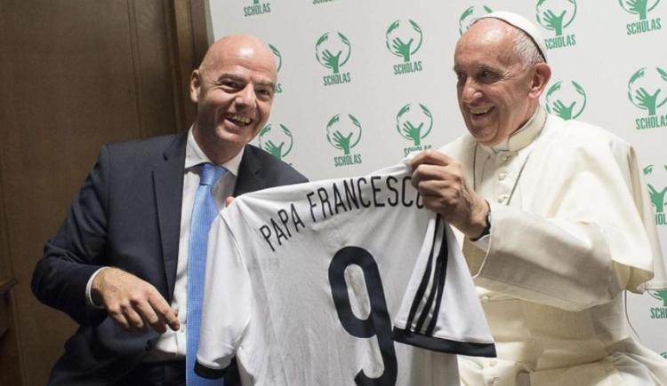 Imagen de La consternación del presidente de la FIFA por la muerte del Papa Francisco