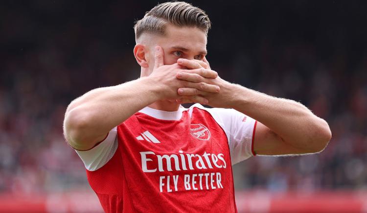 Imagen de Arsenal goleó a Nottingham Forest y saltó a la cima de la Premier League