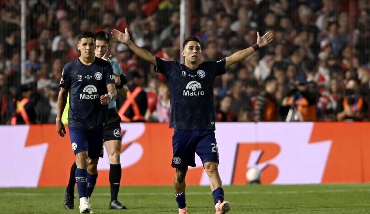Imagen de La espera del Siglo: Independiente Rivadavia coronó 112 años de historia con su primera estrella nacional