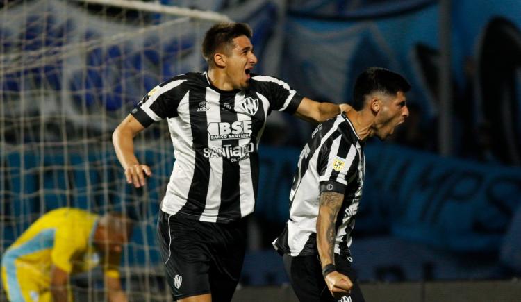Imagen de Central Córdoba remontó su partido ante Temperley y es el primer semifinalista de la Copa Argentina