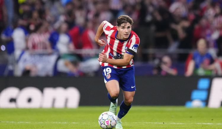 Imagen de Julián Álvarez inició el camino de la reconciliación con los hinchas de Atlético de Madrid