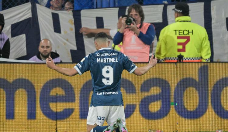 Imagen de El gol, su religión: Maravilla Martínez le dio la victoria a Racing