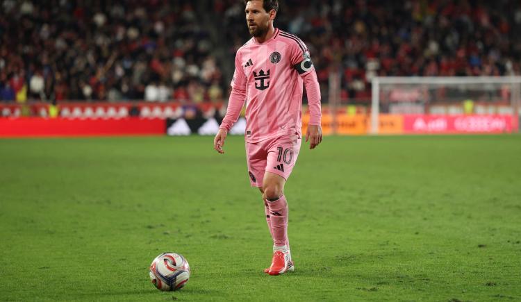 Imagen de En la previa del Balón de Oro, Messi fue al banco e Inter Miami no pudo evitar la derrota