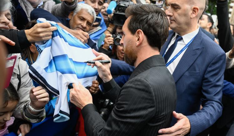 Imagen de Furor total en España: Messi llegó a Oviedo y desató una auténtica locura