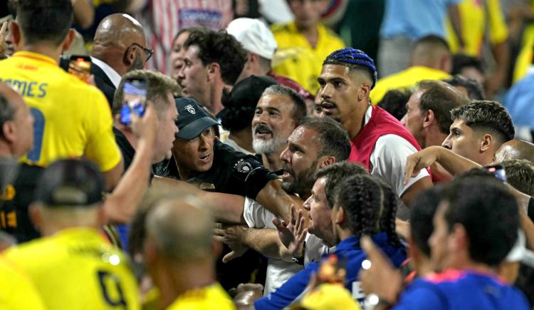 Imagen de Durísimas sanciones para los futbolistas de Uruguay tras los incidentes en la Copa América