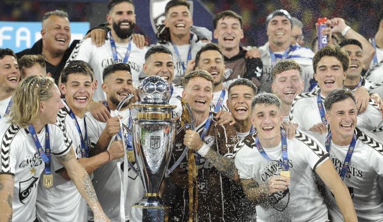 Imagen de Estrella color Marrón: Platense se consagró campeón del Torneo Apertura