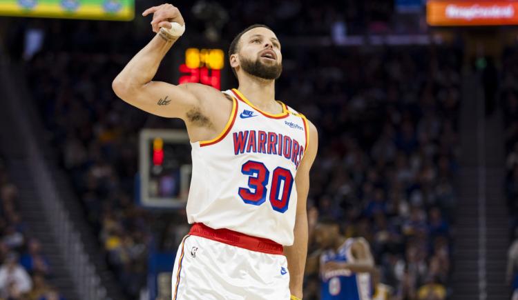 Imagen de Ver para creer: el imposible tiro viral de Stephen Curry