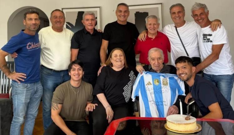 Imagen de Los campeones del '86 celebraron los 87 del doctor Carlos Bilardo