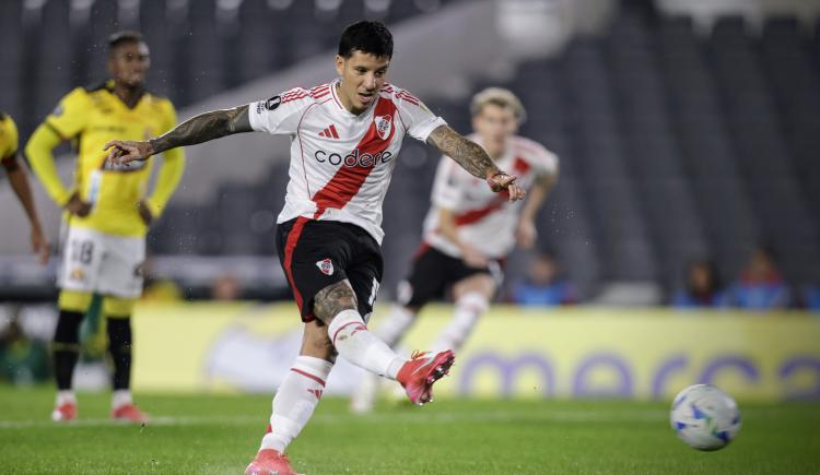 Imagen de Es increíble pero no se le da: el penal que desperdició Driussi