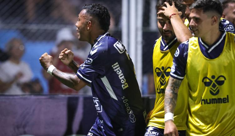 Imagen de Quilmes le bajó la espuma al último campeón de la Copa Argentina